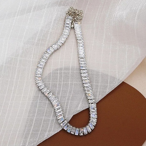 18K WHITE GOLD DIAMOND CHOKER NECKLACE - Picture 5 of 5